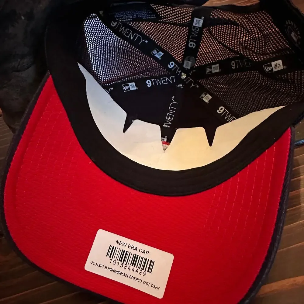 New Era Boston Red Sox Womens OSFM Trucker Hat Mesh Adjustable Black MLB